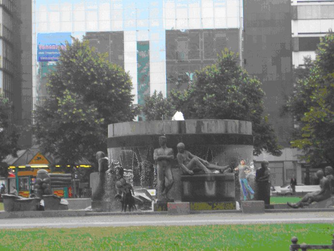 Berlin_fountain.jpg