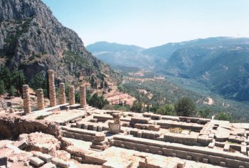 Delphi Apollo Temple panorama_b.jpg