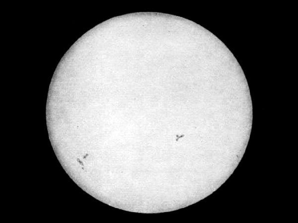 Fizeau_Foucault-First_Photo_of_Sun_1845.jpg