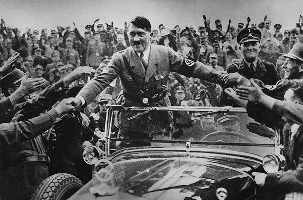 Hitler 1933.jpg