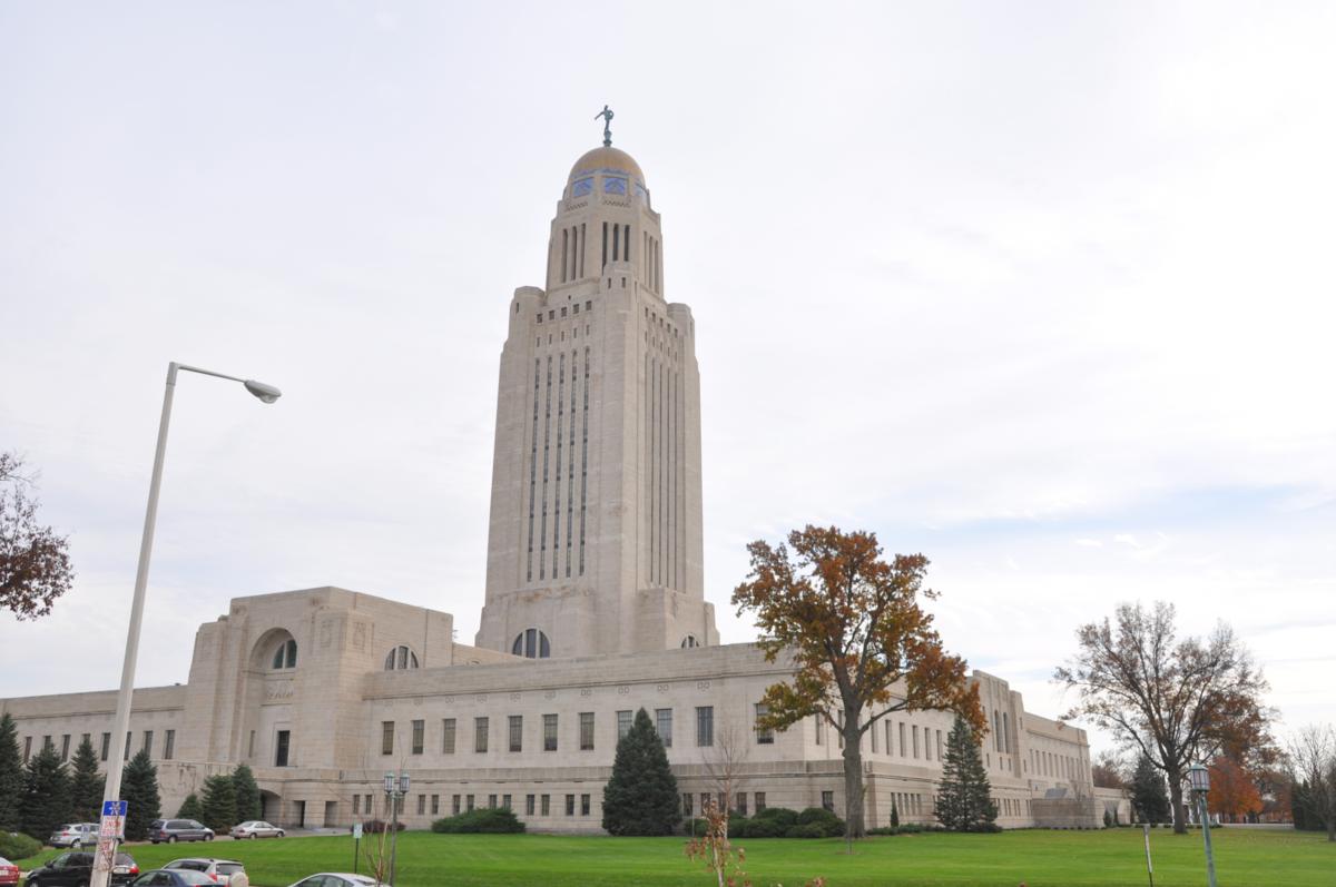 State-Capitol-Building-a-Lincoln-NE-2012-11-02_1200x797.jpg