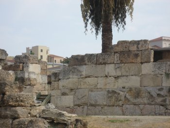Themistocles wall in Kerameikos-1.jpg